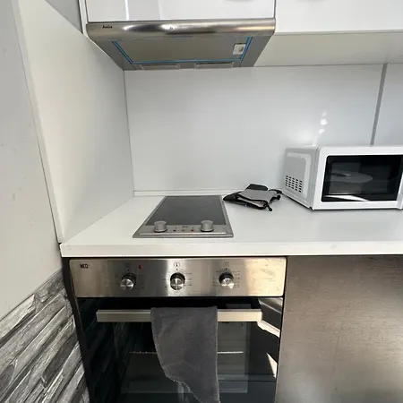 Apartament Rose's , Mountain View, Self Check-in, Close To Metro, Park, Stores, Family-friendly