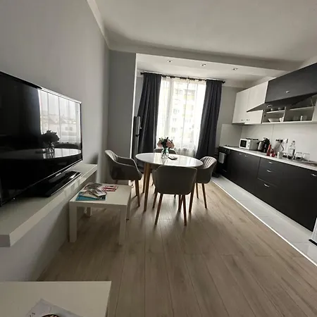 Rose's , Mountain View, Self Check-in, Close To Metro, Park, Stores, Family-friendly Apartament *